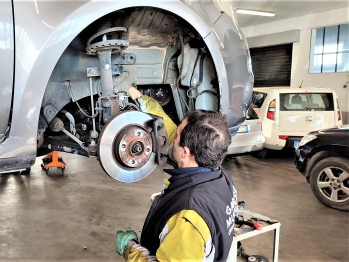 Autofficina  Officina     Gommista    Centro Revisione Riccione Rimini